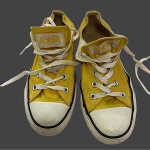 Converse Size 6 yellow all stars